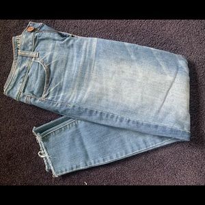 Light wash American Eagle skinny jeans / jeggings